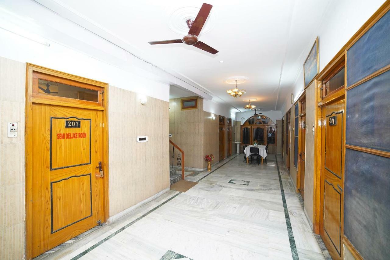 Oyo 39543 Hotel Kk Pantnagar Ngoại thất bức ảnh